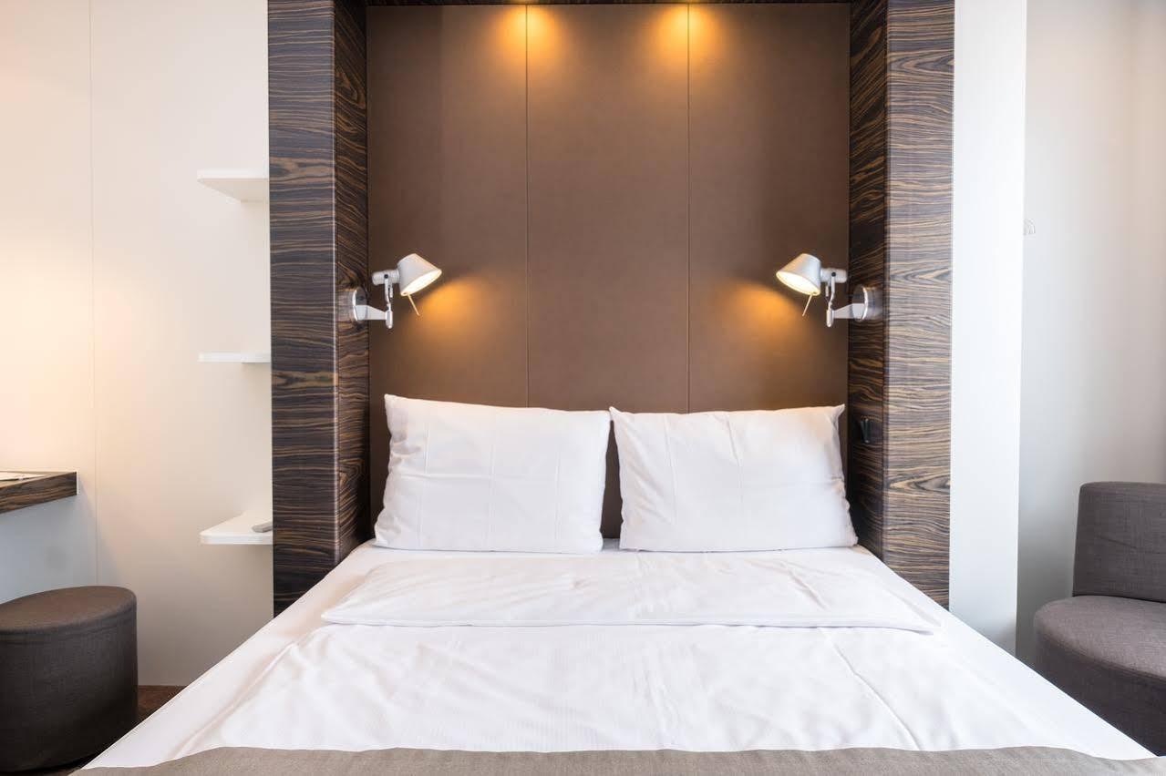 B&B Hotel Muenchen-Putzbrunn Buitenkant foto