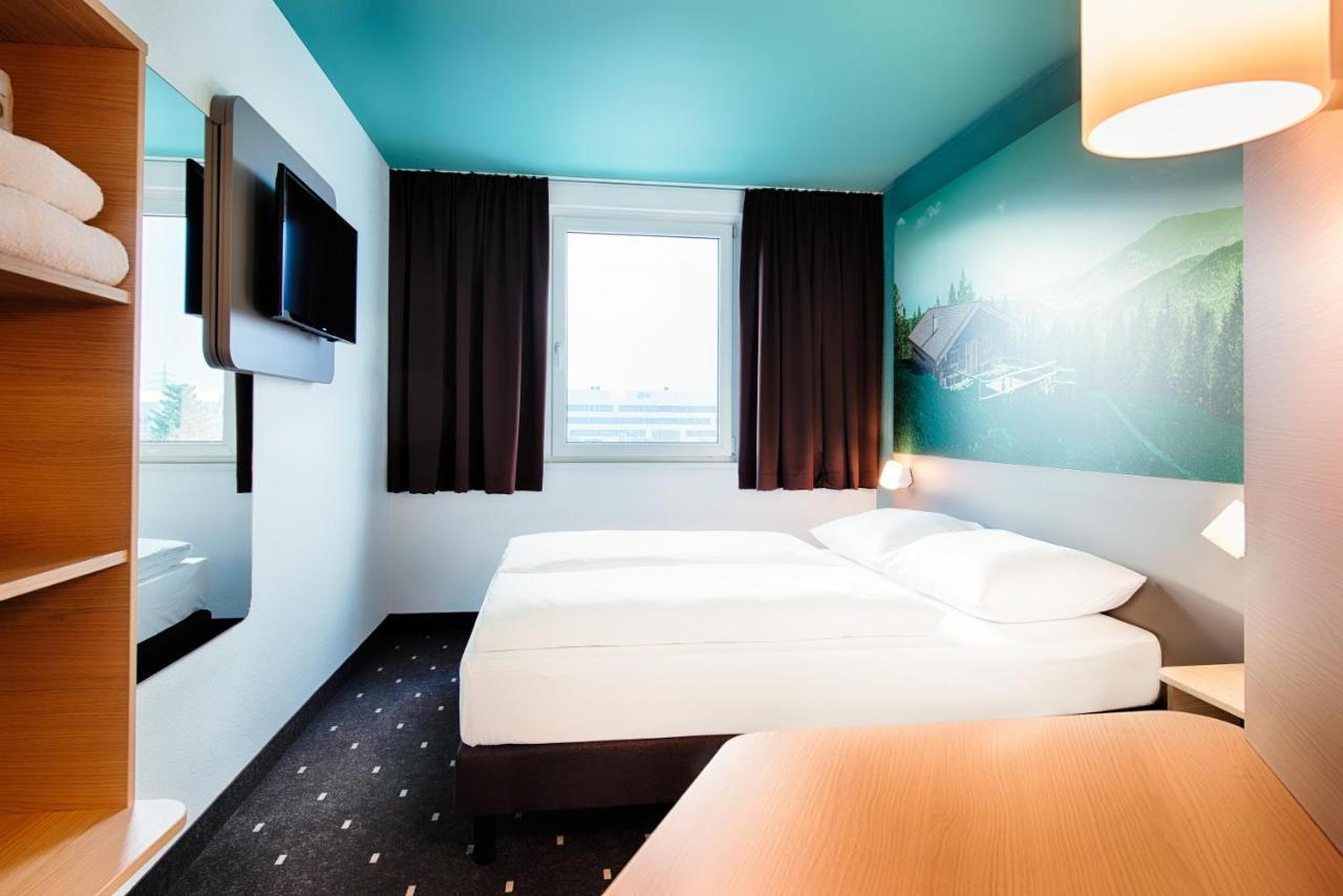 B&B Hotel Muenchen-Putzbrunn Buitenkant foto