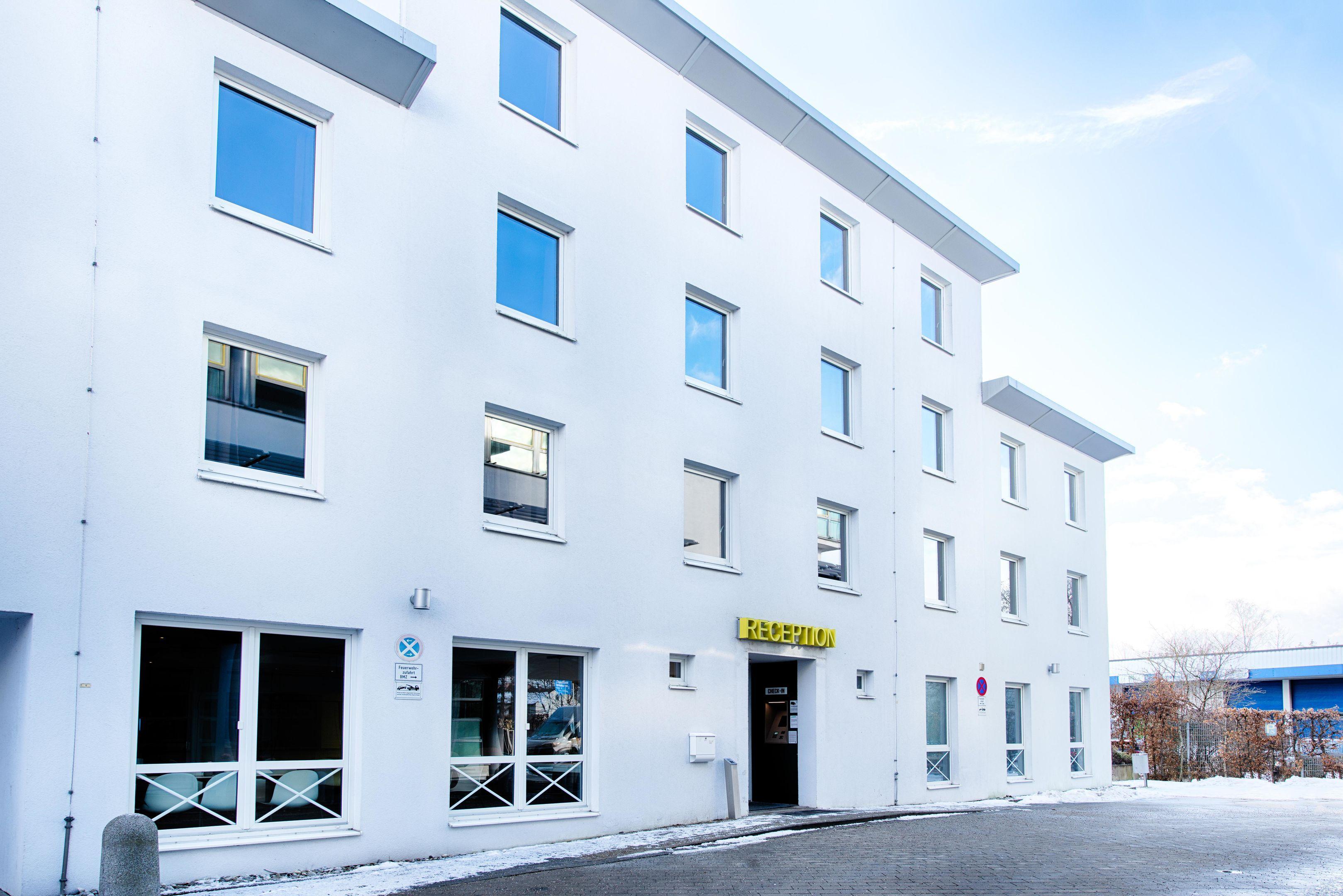B&B Hotel Muenchen-Putzbrunn Buitenkant foto