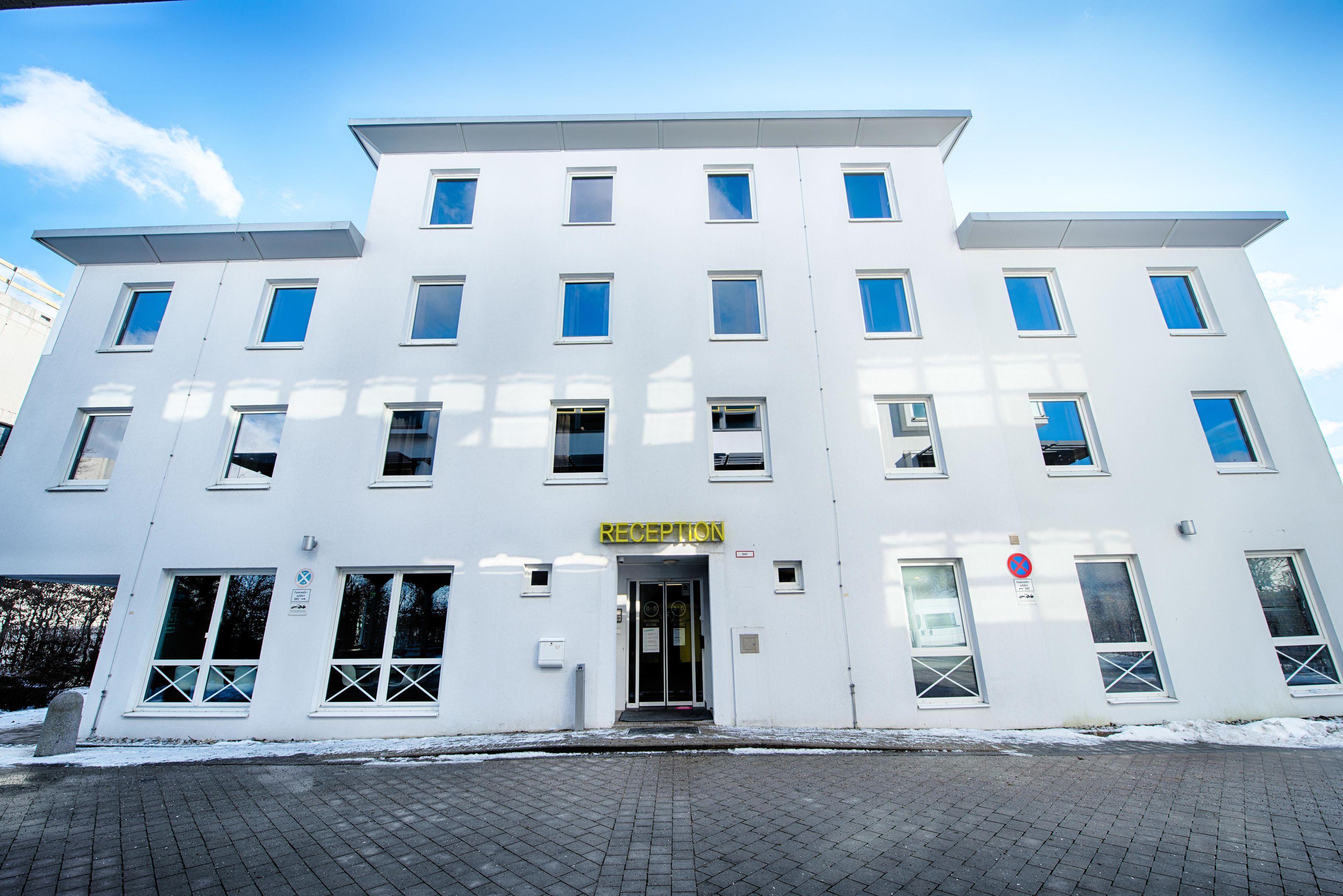 B&B Hotel Muenchen-Putzbrunn Buitenkant foto