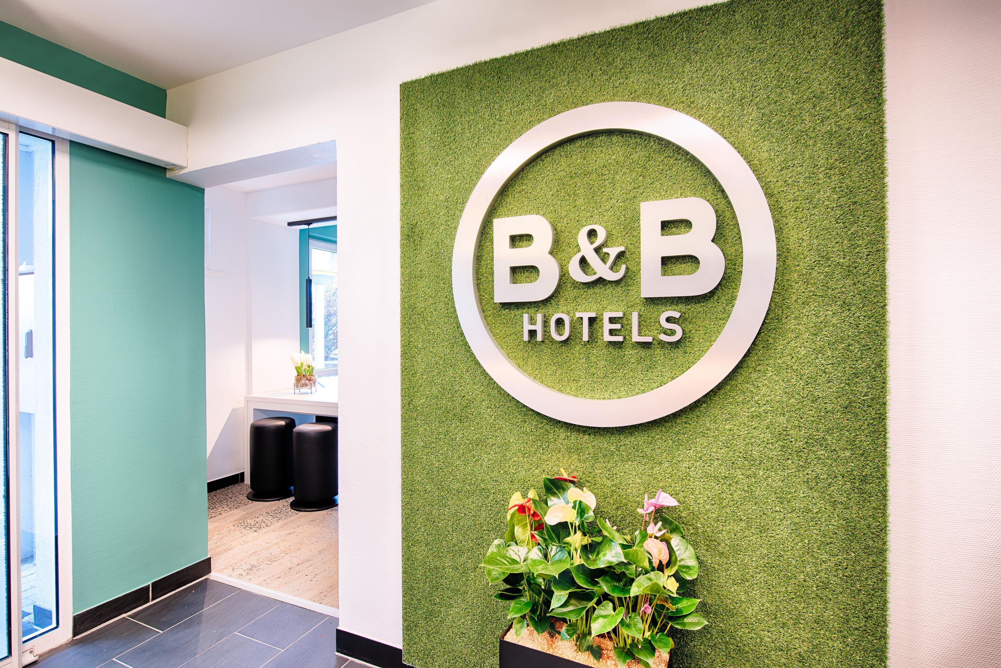 B&B Hotel Muenchen-Putzbrunn Buitenkant foto
