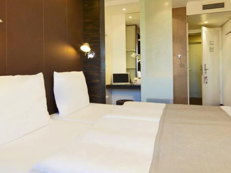 B&B Hotel Muenchen-Putzbrunn Buitenkant foto