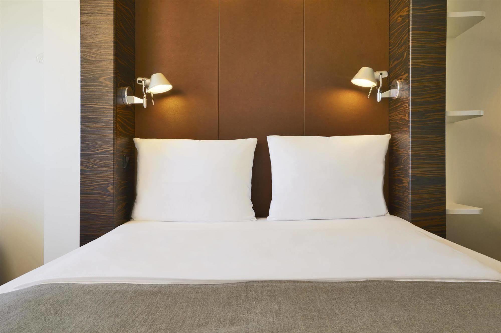 B&B Hotel Muenchen-Putzbrunn Buitenkant foto