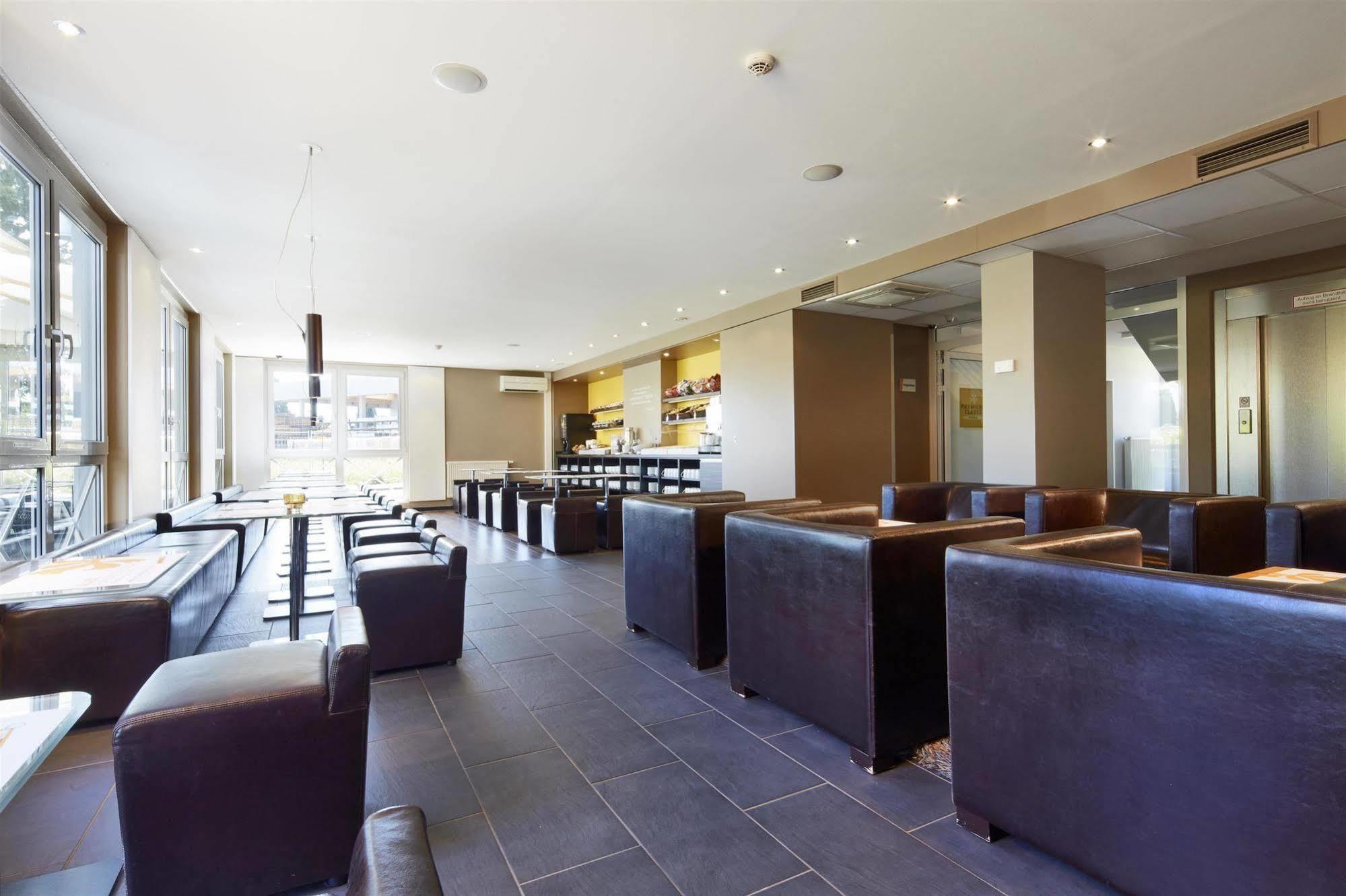 B&B Hotel Muenchen-Putzbrunn Buitenkant foto