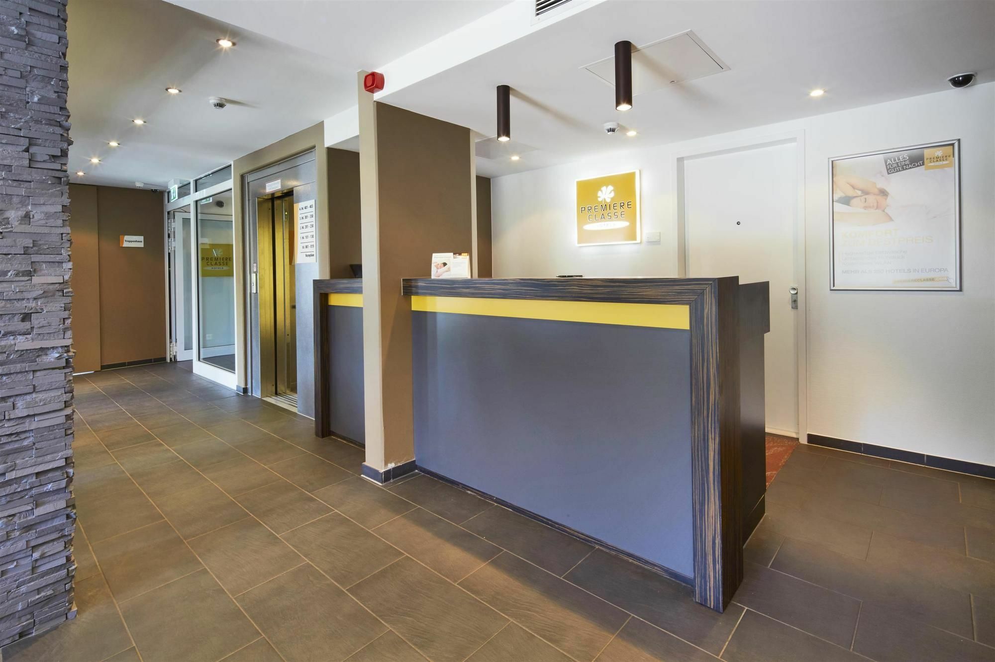 B&B Hotel Muenchen-Putzbrunn Buitenkant foto